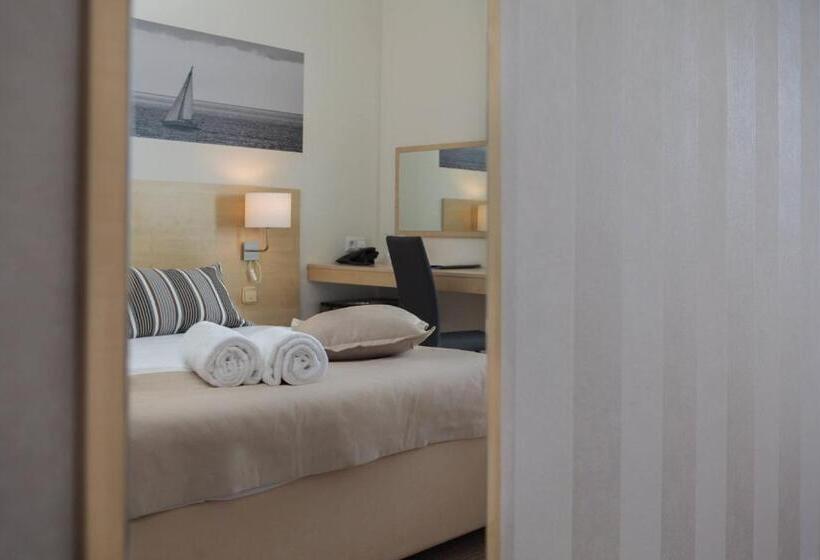 اتاق سوپریور با بالکن, Villas Arausana & Antonina