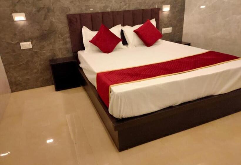 标准间, Goyal Palace