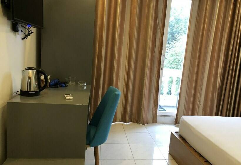 اتاق دلوکس با چشم‌انداز پارک, Istay Inn Saigon