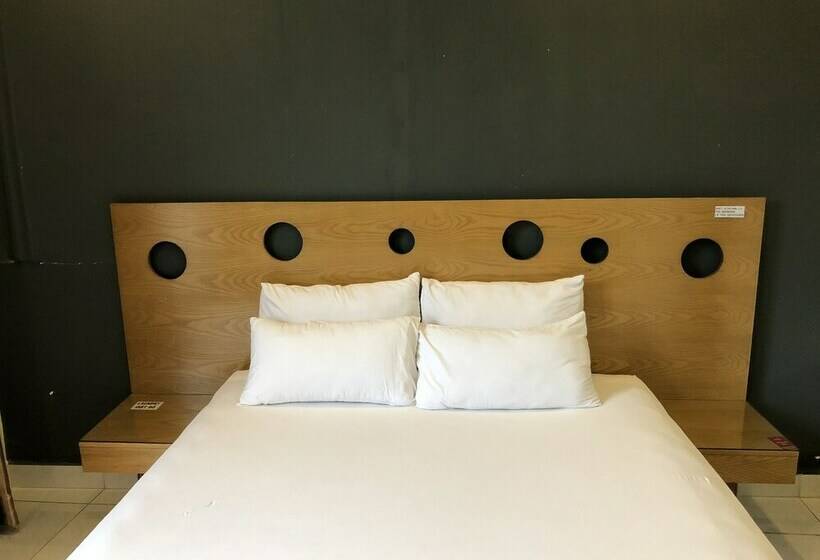 اتاق دلوکس با چشم‌انداز پارک, Istay Inn Saigon