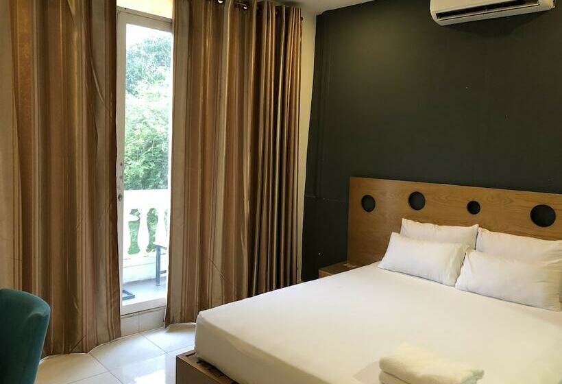 اتاق دلوکس با چشم‌انداز پارک, Istay Inn Saigon