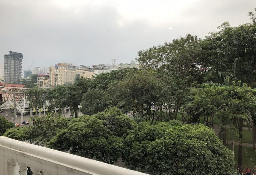 اتاق استاندارد سه نفره, Istay Inn Saigon