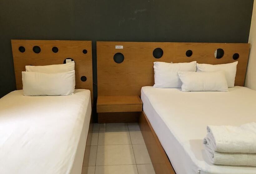 اتاق استاندارد سه نفره, Istay Inn Saigon