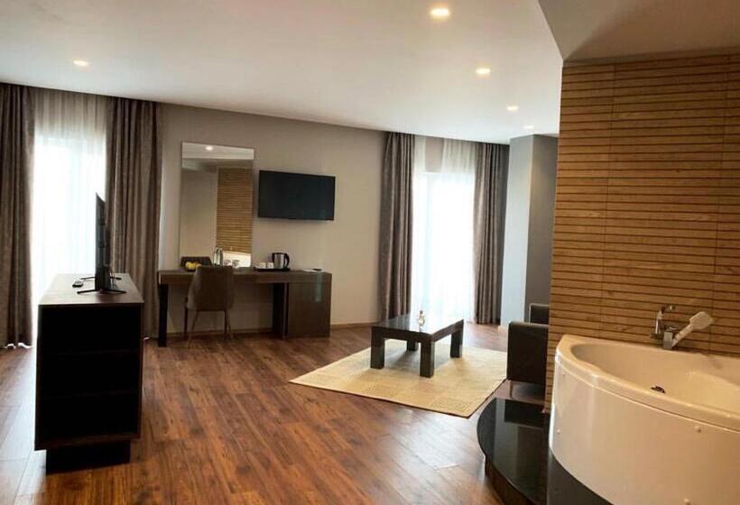 Президентский Люкс, Klajdi Resort & Spa