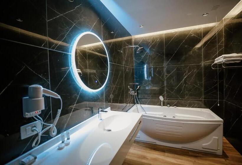 Номер Deluxe Вид на Море с Балконом, Klajdi Resort & Spa