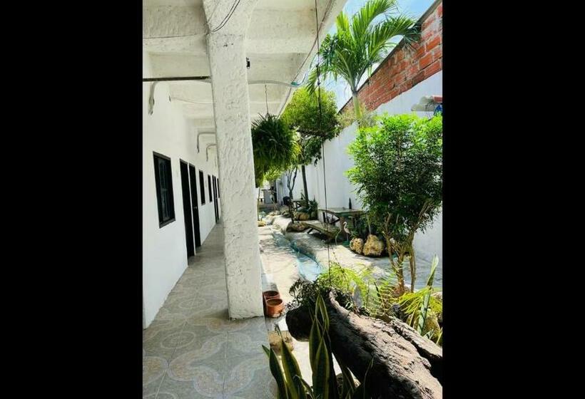 غرفة قياسية ثلاثية, Room In Lodge   Tr A4d Hostel Room Near Castillo San Felipe With Pool And Wifi