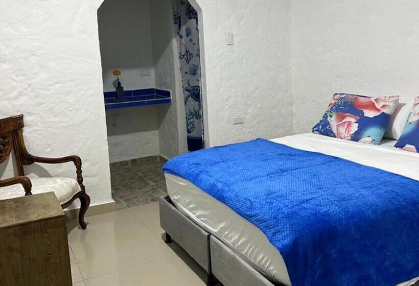 غرفة قياسية ثلاثية, Room In Lodge   Tr A4d Hostel Room Near Castillo San Felipe With Pool And Wifi