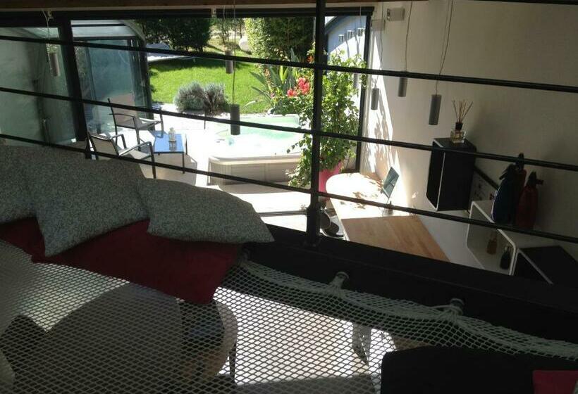 带大床的复式套间, Chambres D'hotes Deluxe Jacuzzi Mas De L'etoile