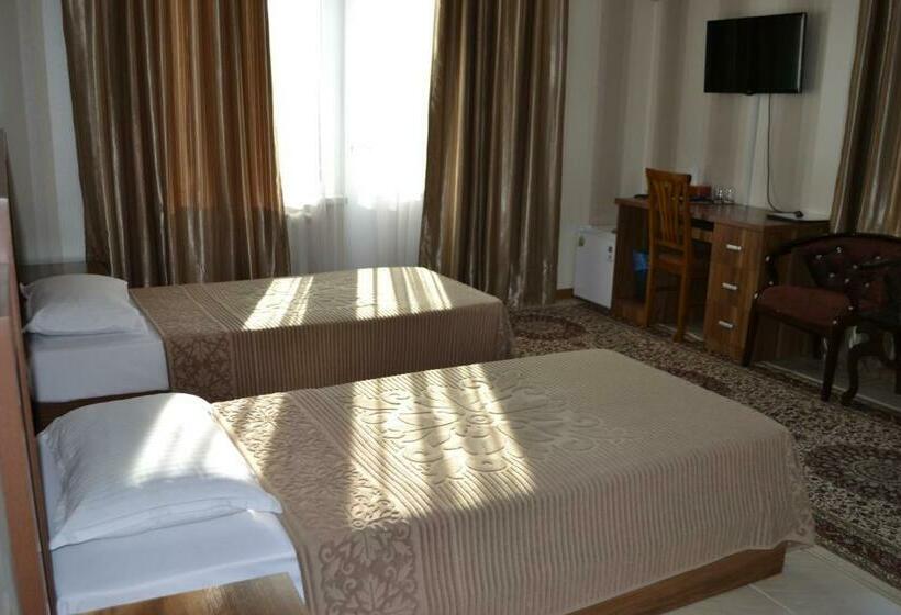 اتاق استاندارد با بالکن, Gostinitsa Grand