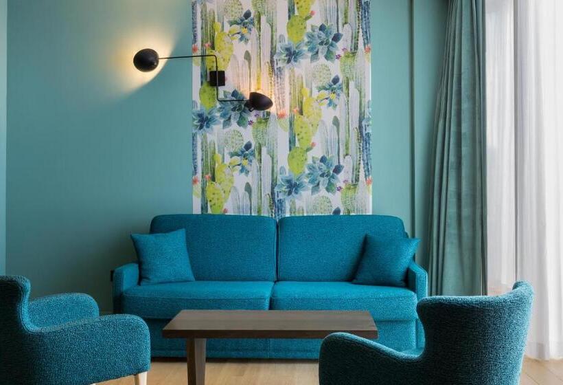 سوئیت با تخت بزرگ, L Arbre Voyageur   Bw Premier Collection   Lille