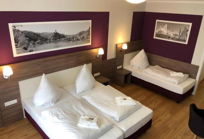 Standard Triple Room with Terrace, Altes Winzerhaus