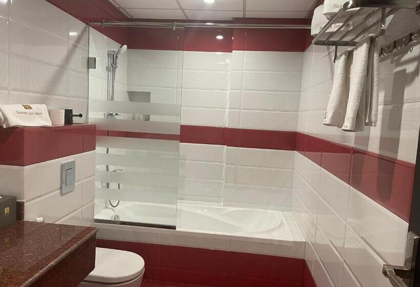 سوئیت جونیور با چشم‌انداز باغ, Season Inn Hotel_al Hail