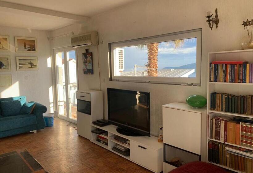 استودیوی استاندارد با چشم‌انداز دریا, Apartments Maya
