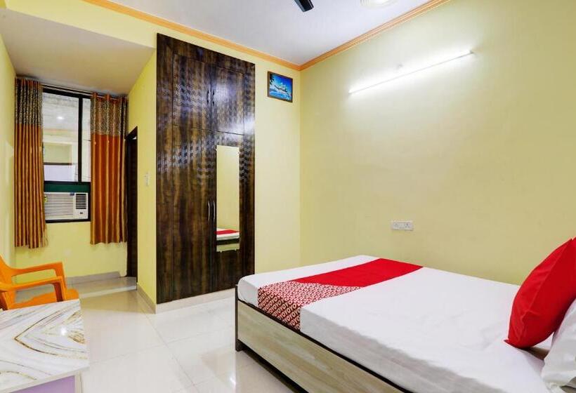 Трехместный Номер Классика, Oyo Flagship Hotel Cp Residency