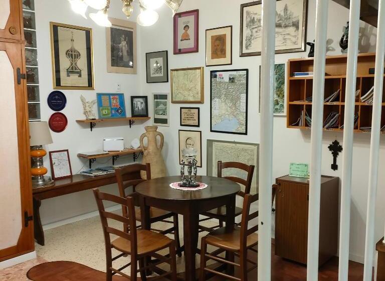 חדר סטנדרט לשלושה, Radetzky Rooms