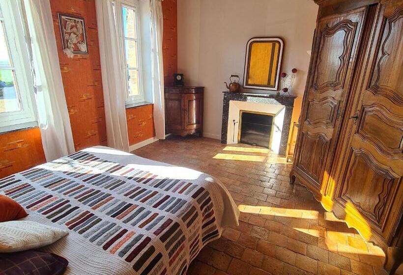 Номер Стандарт, Roulotte Confortable Avec Balcon En Bois, Climatisation Et Prêt De Vélos, Près Du Château De Sully