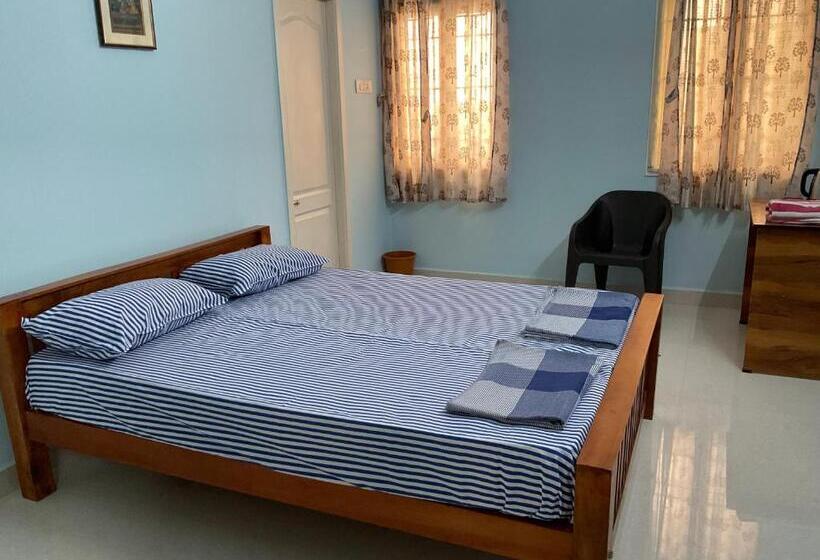 اتاق لوکس, Shantham Service Apartments, Indumanagar, Coimbatore
