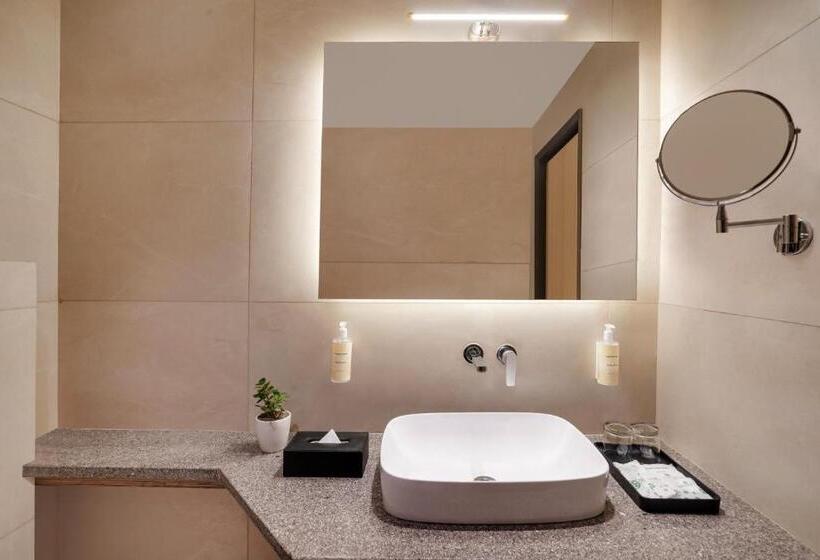 带大床的标准间, Lemon Tree Hotel, Haridwar