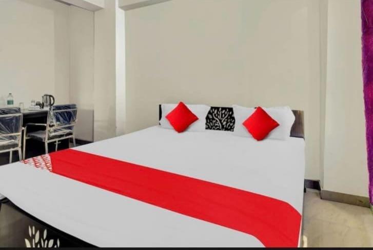 三人经典房间, Oyo Hotel R Glory