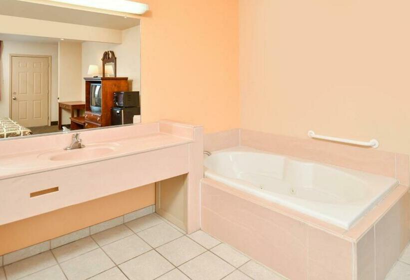 带大床的标准间, Howards Inn Motel