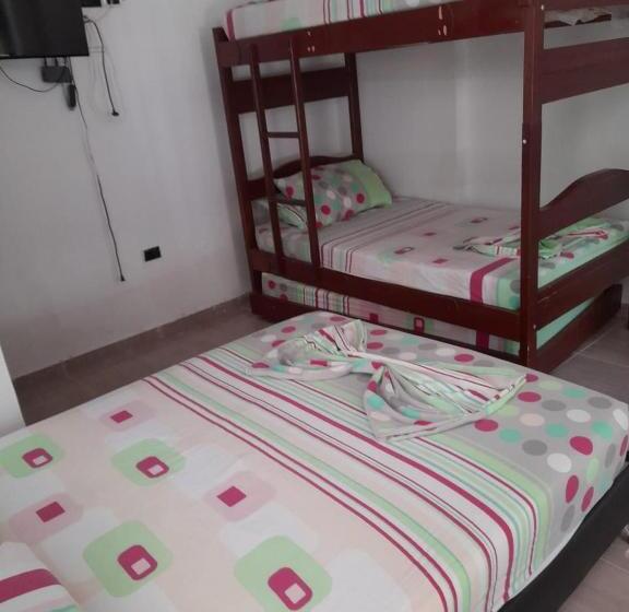 Семейный Номер, Club Campestre El Despertar De Las Aves