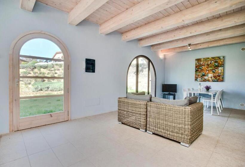 ツーベッドルーム　ヴィラ, Luxury Resort With Swimming Pool In The Tuscan Countryside, Villas On The Ground Floor With Private