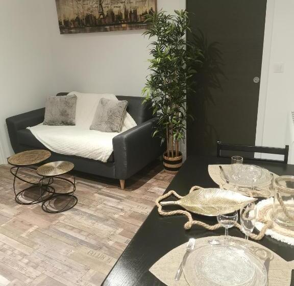 Четырехместный Номер Стандарт, Logement Cosy Avec Piscine Et Jacuzzi Privatifs 4 étoiles