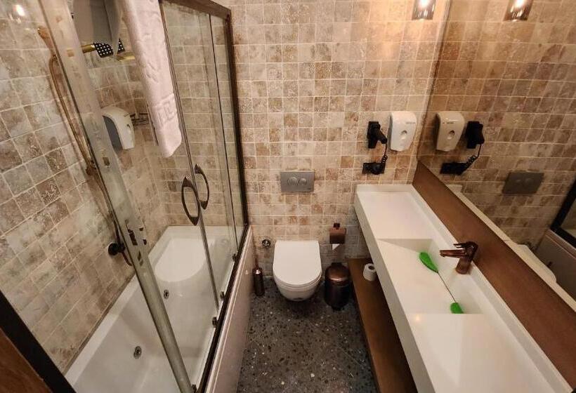 Номер Стандарт Вид на Сад, Otel Barry