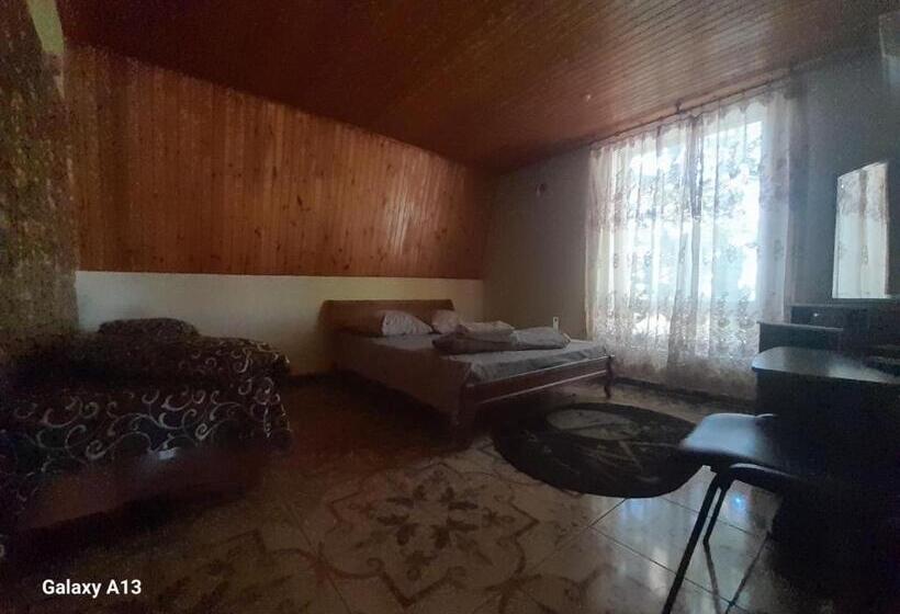 Номер Стандарт Трехместный, готель загадка, умань