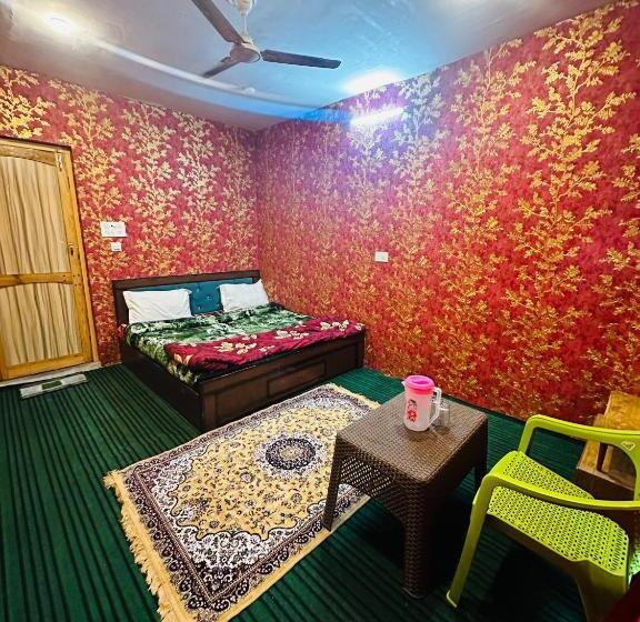 Номер Стандарт, Merlin Palace