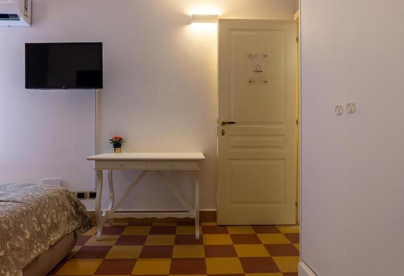 اتاق عادی, Mi Tú Apartments