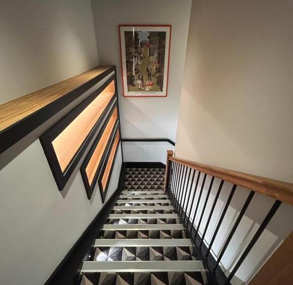 اتاق سوپریور با تخت بزرگ, Crescent Place