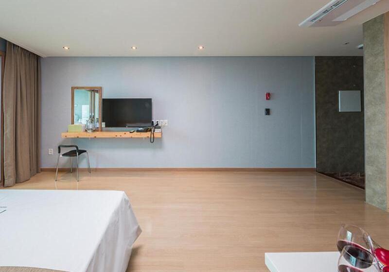 اتاق استاندارد با وان آب گرم, Aria Pension & Resort