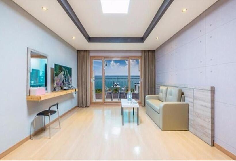 استودیوی استاندارد, Aria Pension & Resort