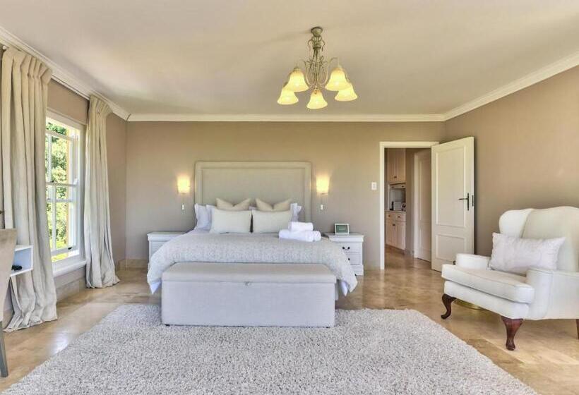 Люкс Superior, Devonport House   Constantia