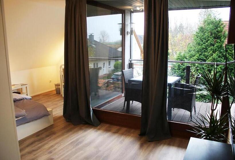 Номер Стандарт с Балконом, Messe  Und Gästezimmer Hildesheim