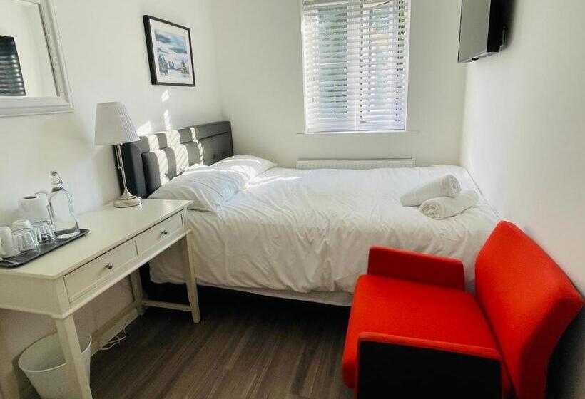 غرفة قياسية مطلّة علي الحديقة, Riverside Double Room Garden View E14