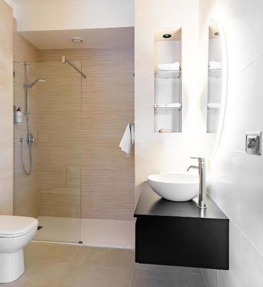 غرفة إدارية ثلاثية, La Pergola Suites