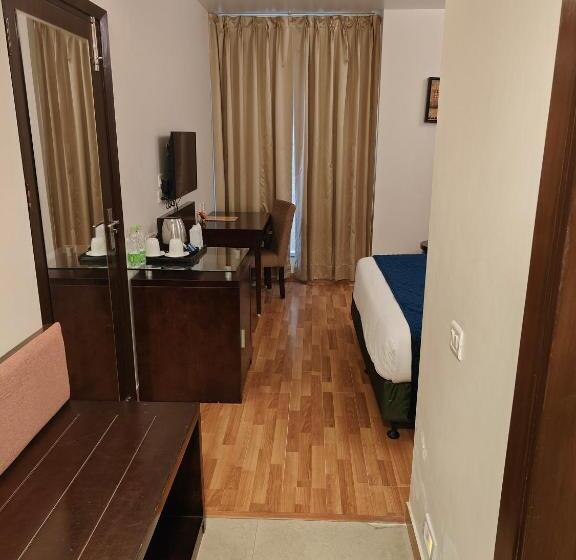 Люкс 2 Спальни, Rosemallow Hotel New Delhi