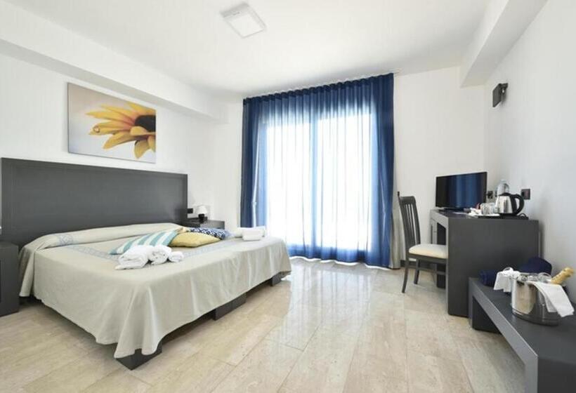 اتاق خانوادگی با چشم‌انداز باغ, Bellevue Sardinia Resort, Affiliated by Meliá