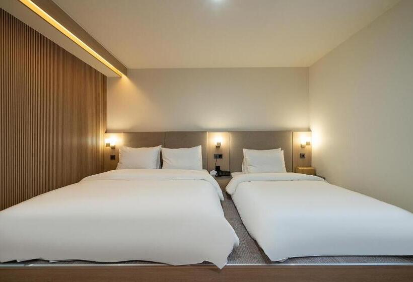 اتاق خانوادگی, Hound Hotel Gimhae Samgye