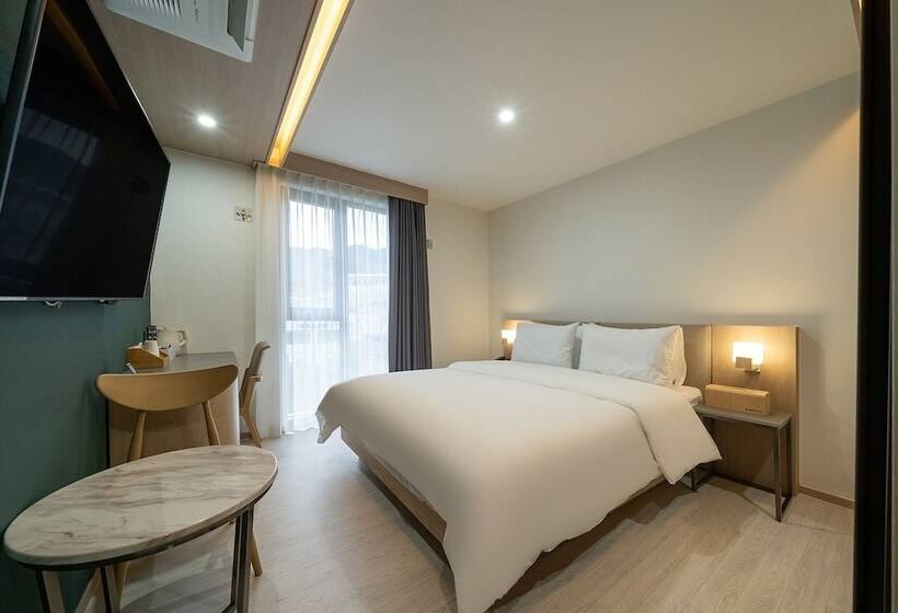 اتاق لوکس, Hound Hotel Gimhae Samgye
