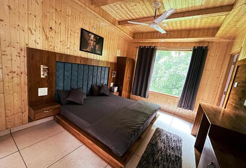 디럭스 룸 킹사이즈 침대, Odin Hostel Kasol
