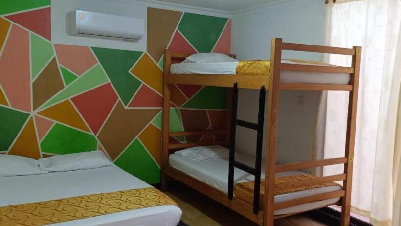 اتاق استاندارد چهارنفره با بالکن, Cabaña Salguero