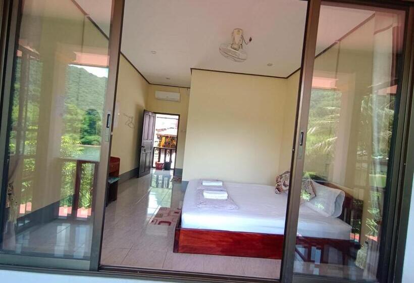 Номер Стандарт с Террасой, Khamphan Guesthouse