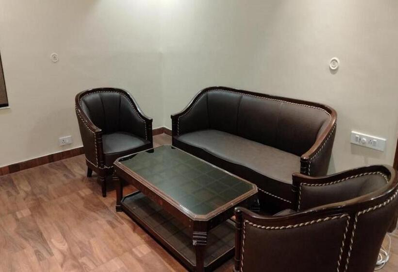Президентский Люкс, Park Regency
