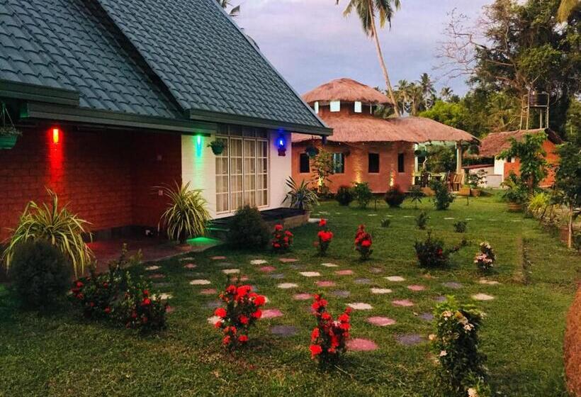 Номер Deluxe, Crown Holiday Village Near Marawila