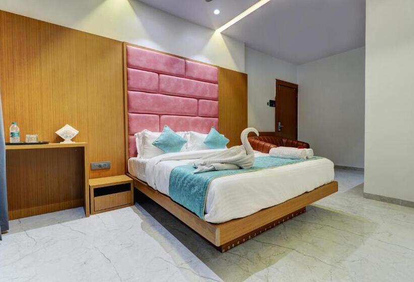 Suite, Radhe Residency