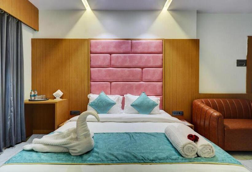 Suite, Radhe Residency