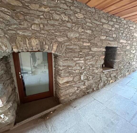 Номер Стандарт, La Maison Jaune